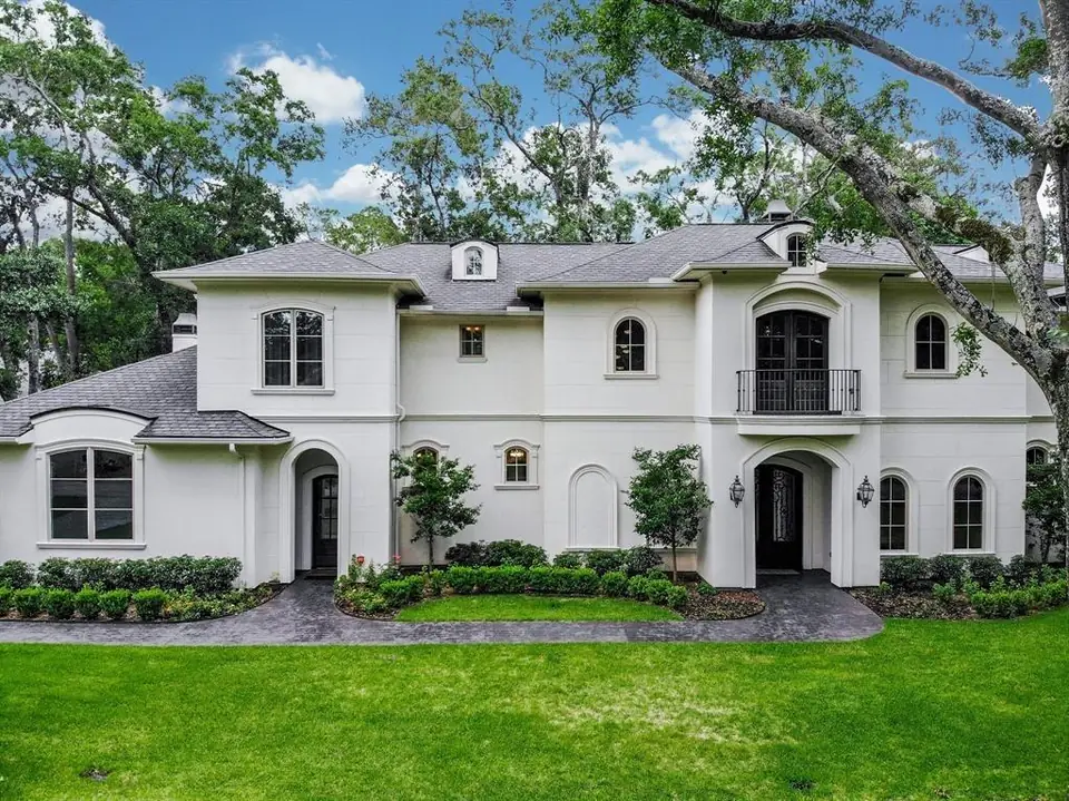 12 Valley Forge Dr, Houston
